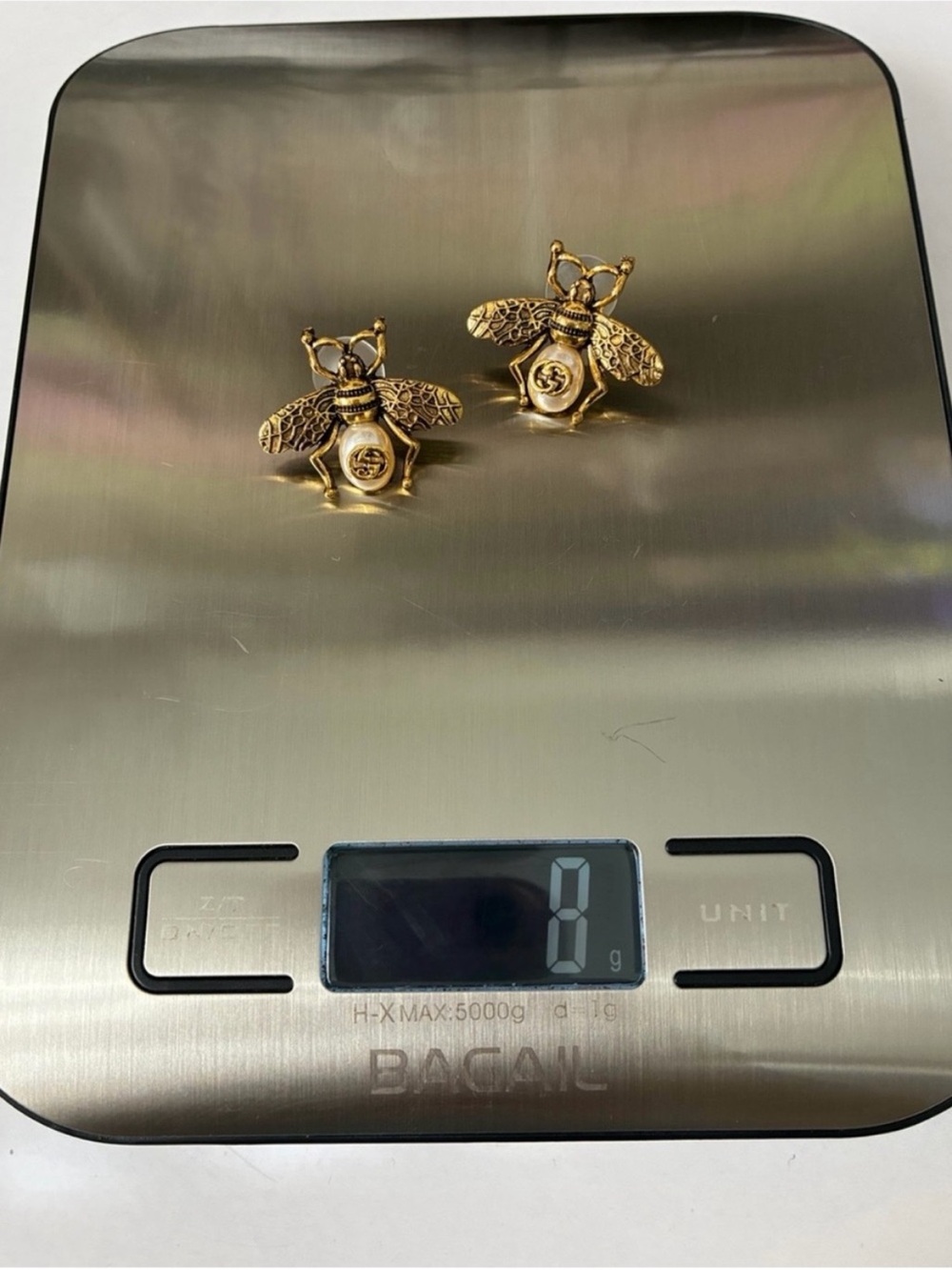 Gold Bee Pearl Stud Earrings With GG Motif - Picture 7 of 9